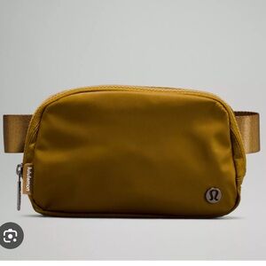 Lululemon Everywhere Belt Bag 1L